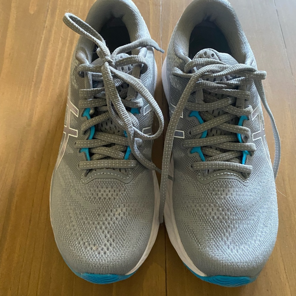 ASICS gel nimbus 23 6.5